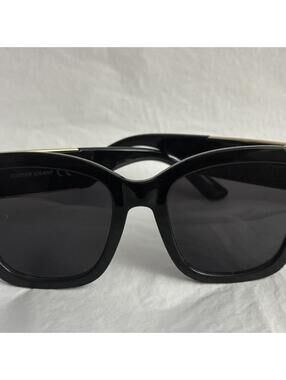 New Foster Grant Oversized Black & Gold Fashion Sunglasses